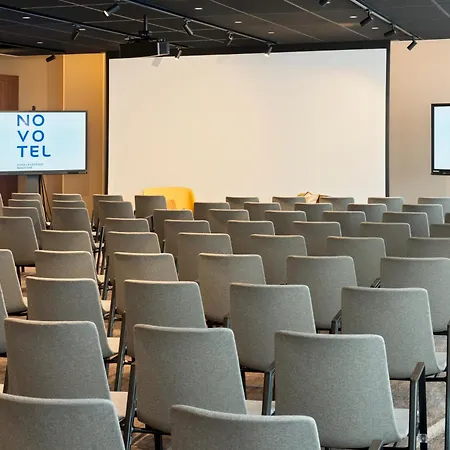 ホテル Novotel Paris La Defense