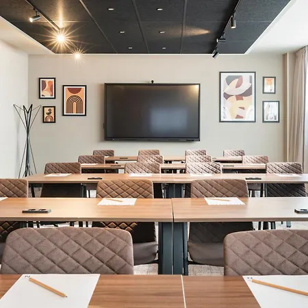 ホテル Novotel Paris La Defense