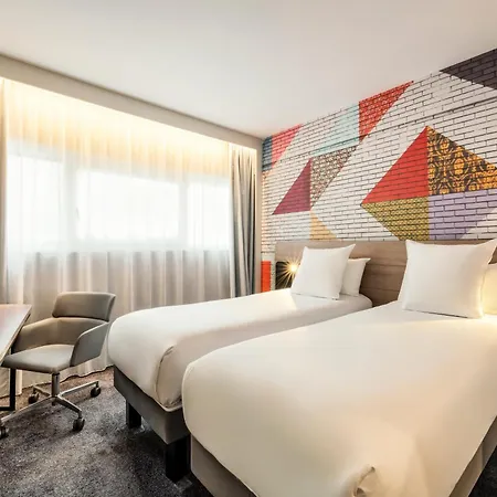 Novotel Paris La Defense 4*