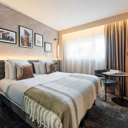 Novotel Paris La Defense Hotel Nanterre