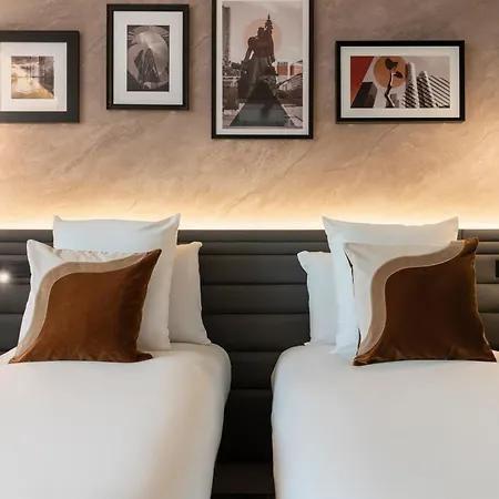 Novotel Paris La Defense 4*