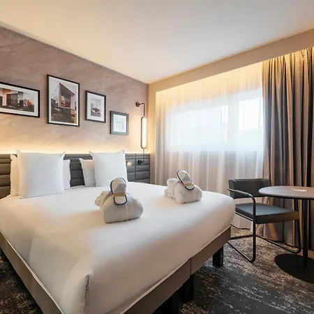 Novotel Paris La Defense Hotel 4*