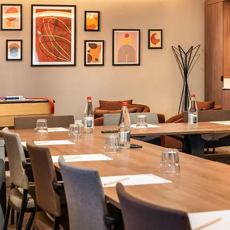 ホテル Novotel Paris La Defense