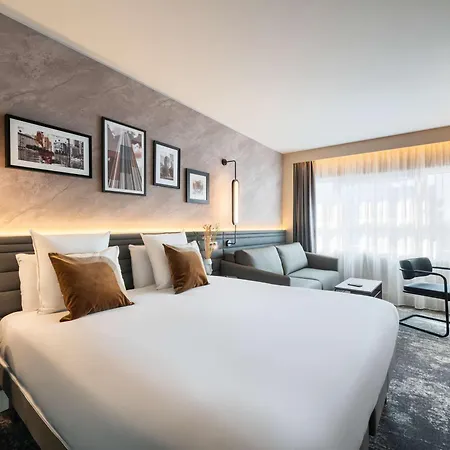 Novotel Paris La Defense Hotel