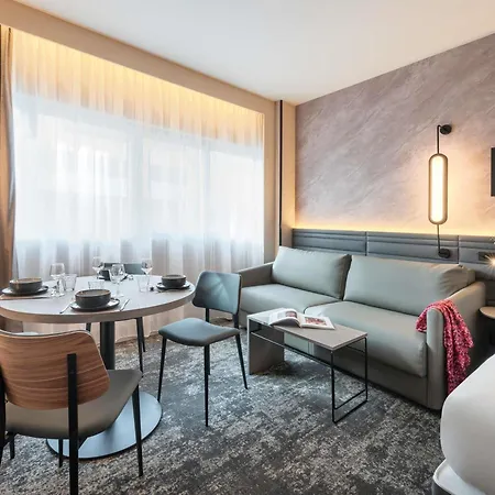 Hotel Novotel Paris La Defense 4*