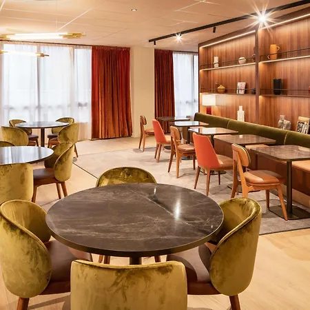 Novotel Paris La Defense 4*