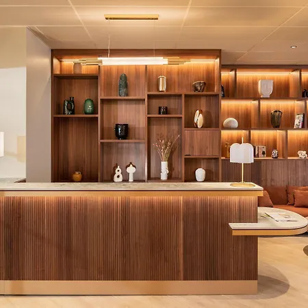 Novotel Paris La Defense 4*