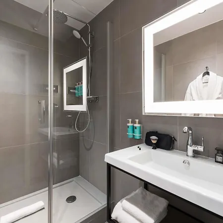 Novotel Paris La Defense 4*